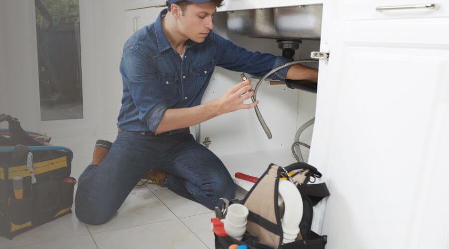 Professional sink repair in Des Moines, IA